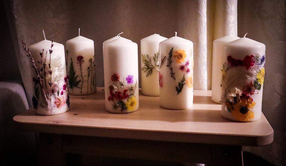 Blumen Kerzen verzieren Ideen für kreative DIY Kerzen