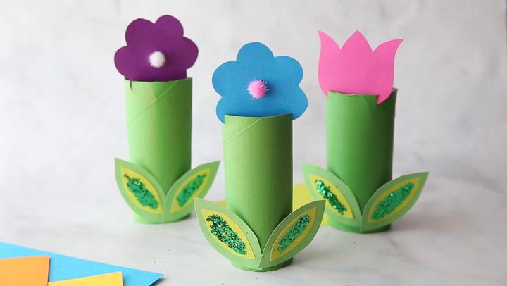 Blumen aus Klopapierrollen zu Ostern