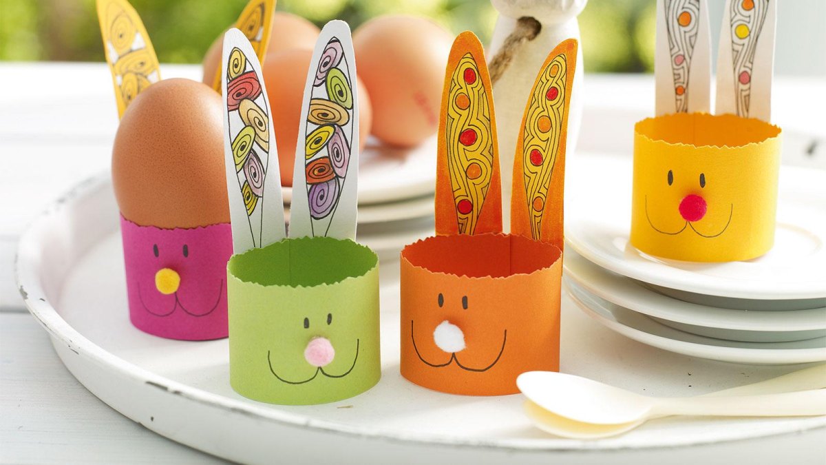Bunte Ostereierhalter aus Rollen