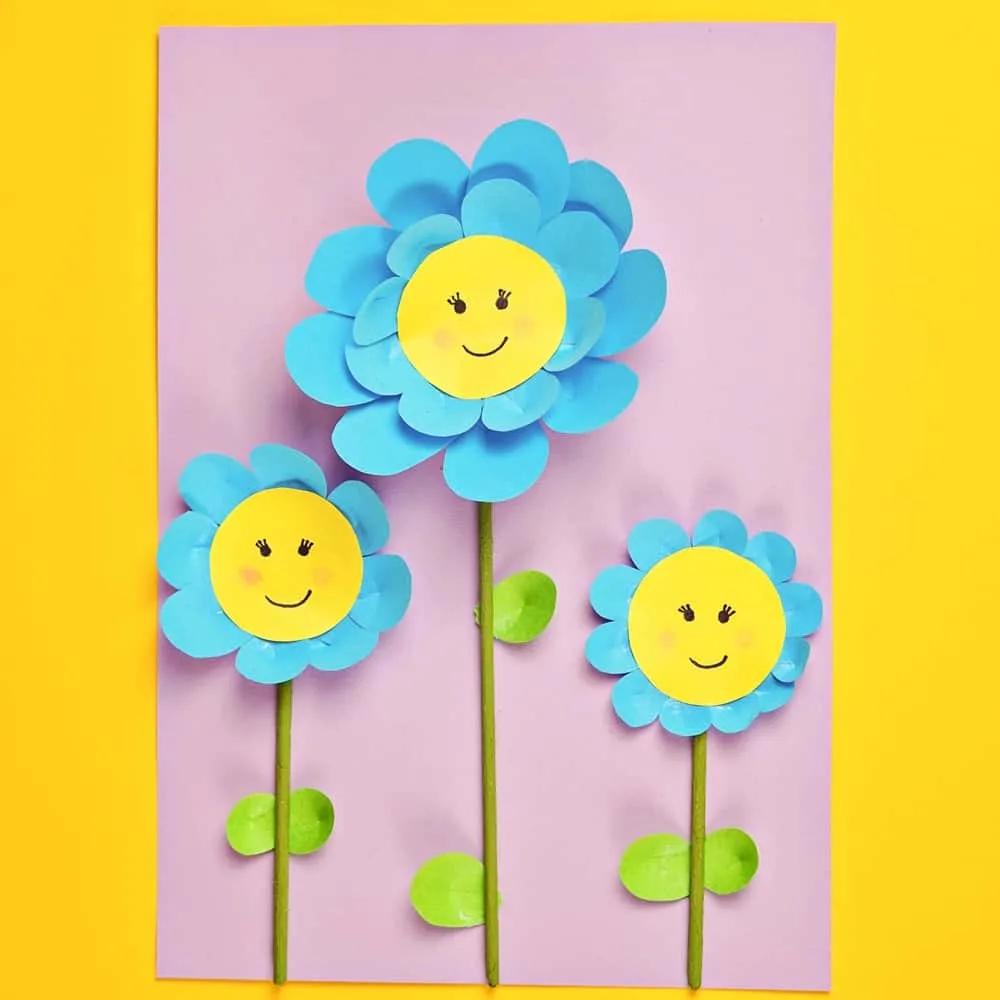 Kinder basteln einfache Papierblumen