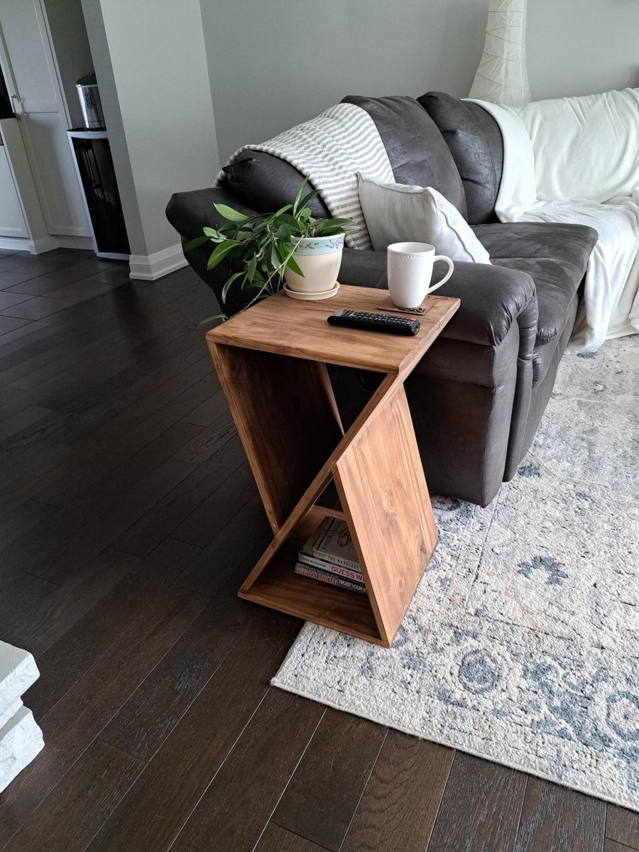 Kleiner Holz Beistelltisch