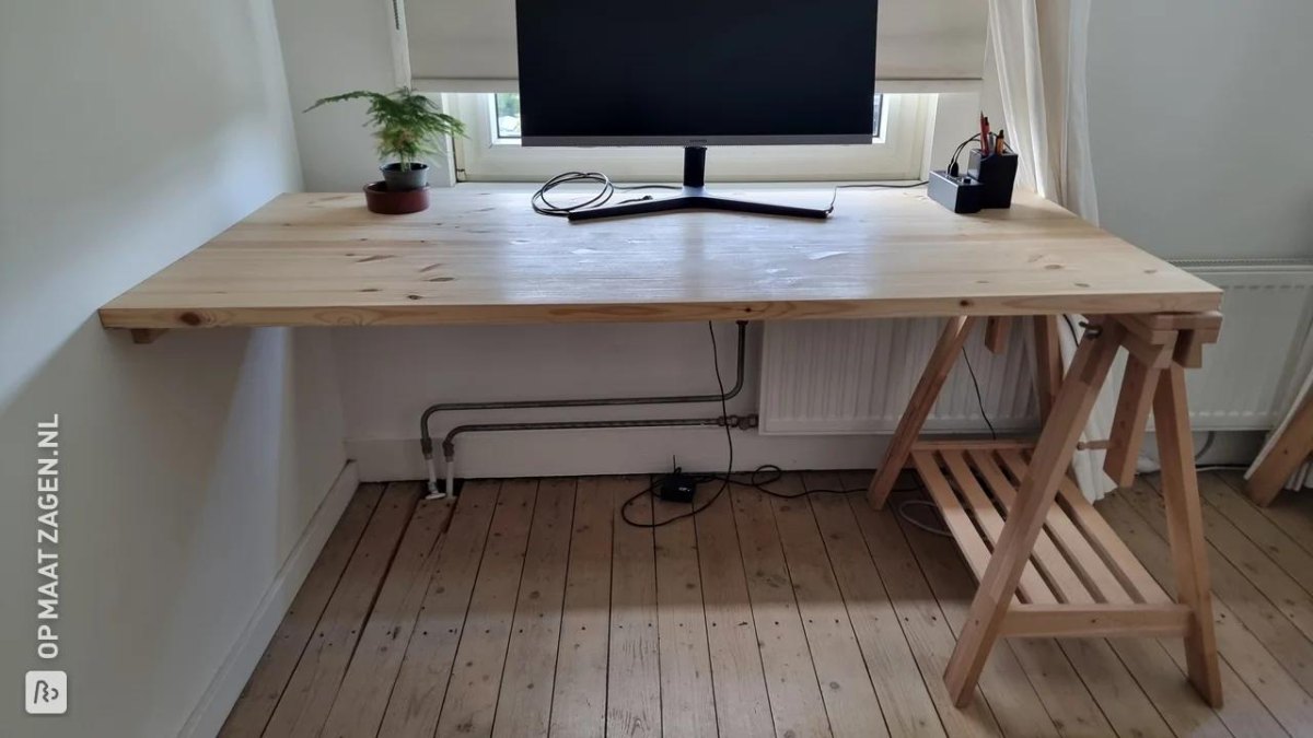 Kleiner DIY Holz Schreibtisch