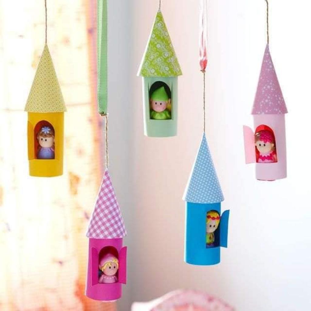 Kunstwerke aus Klorollen im Kinderzimmer