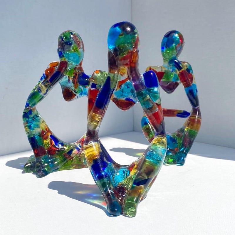 Kunstskulptur aus recyceltem Glas