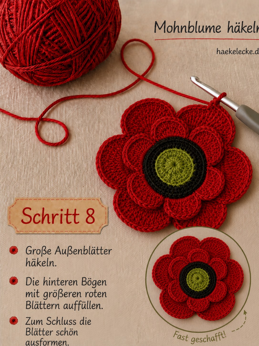 Große rote Außenblätter werden aufgefüllt und in Form gedrückt beim Mohnblume häkeln.