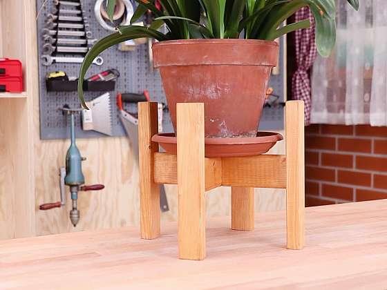 DIY Pflanzenständer Holz