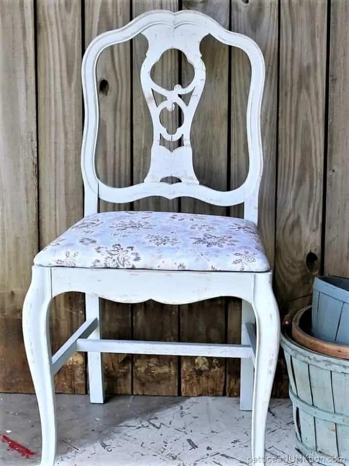 Stuhl im Shabby Chic Stil