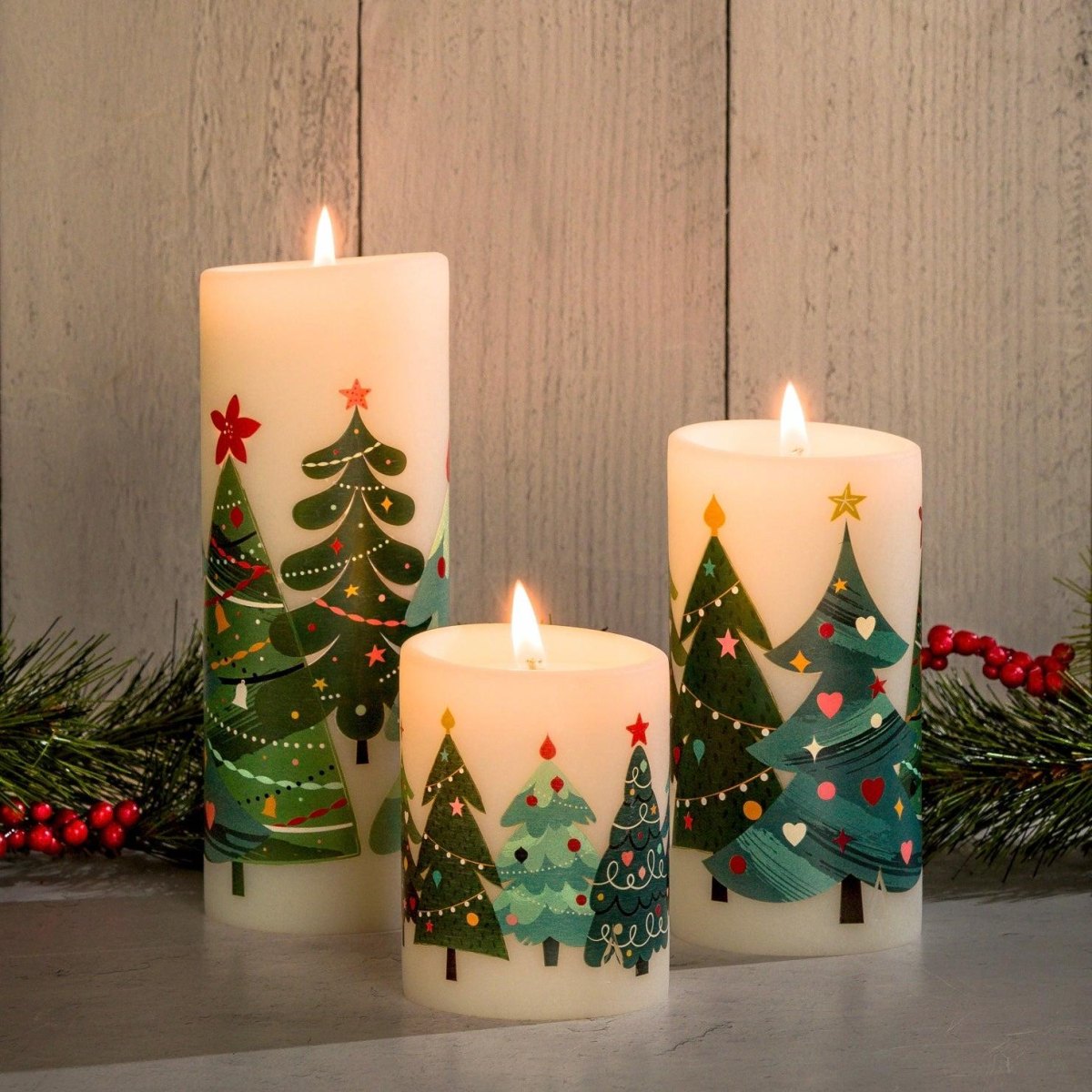 Weihnachtlich bemalte Kerze