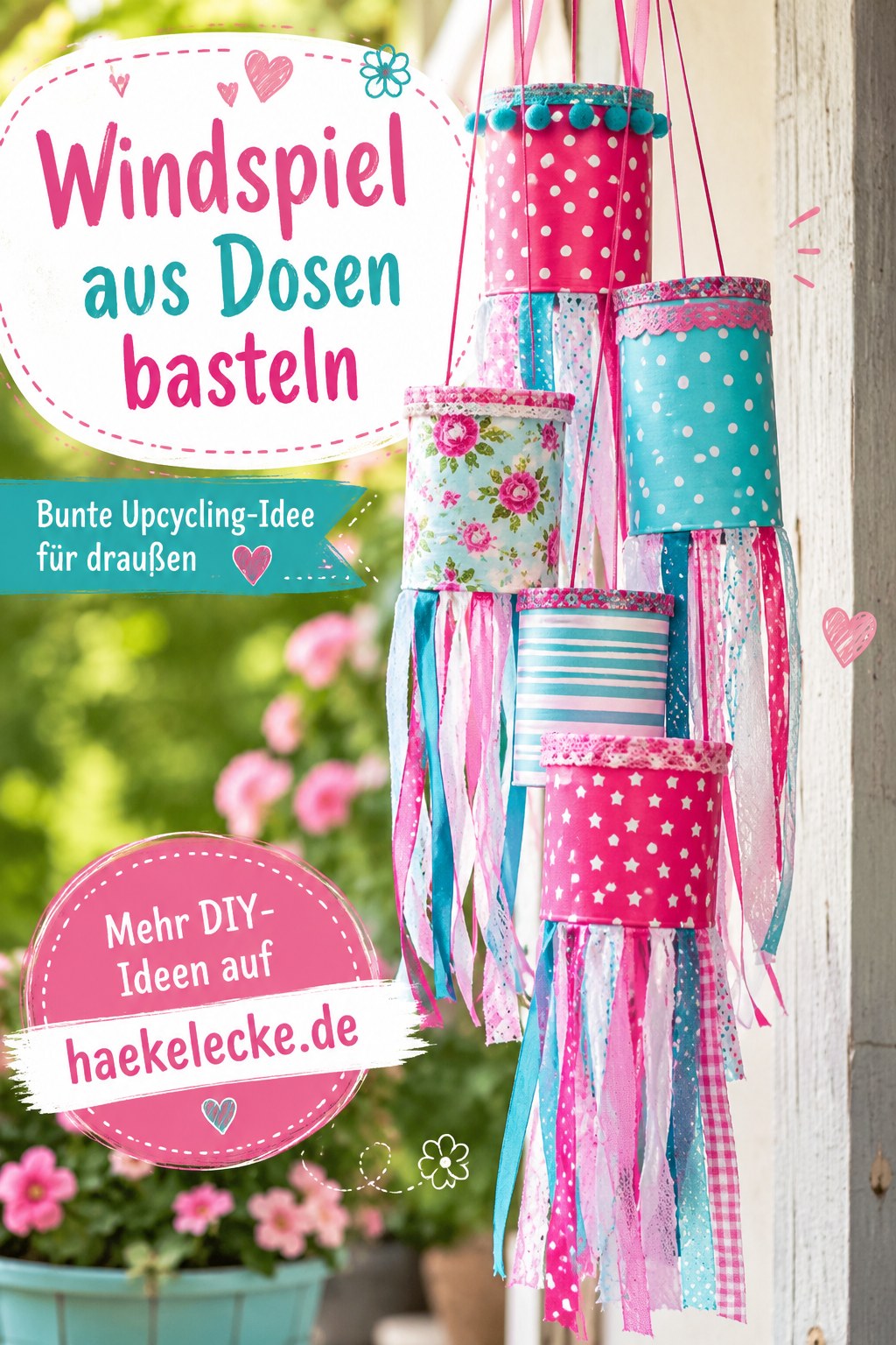 Eulen-Windspiel aus bemalter Dose am Gartenzaun